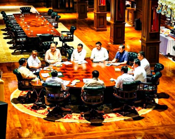 Prabowo Gelar Rapat Maraton di Hambalang, Fokus Pertanian, Tambang, dan Investasi Nasional