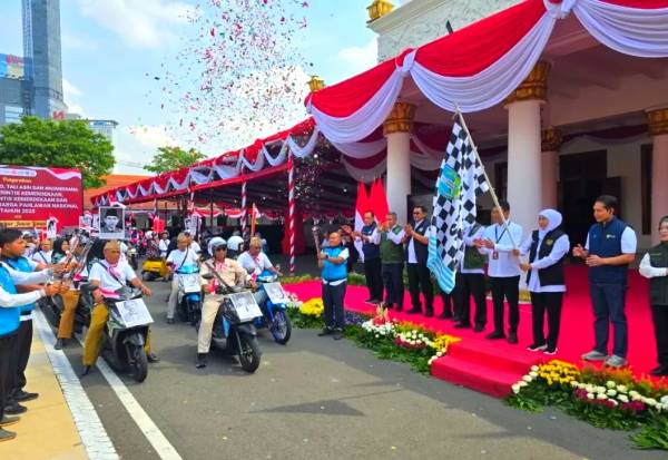 Khofifah Lepas 80 Relawan Tagana, Sambangi Pejuang Kemerdekaan di 22 Daerah Jatim