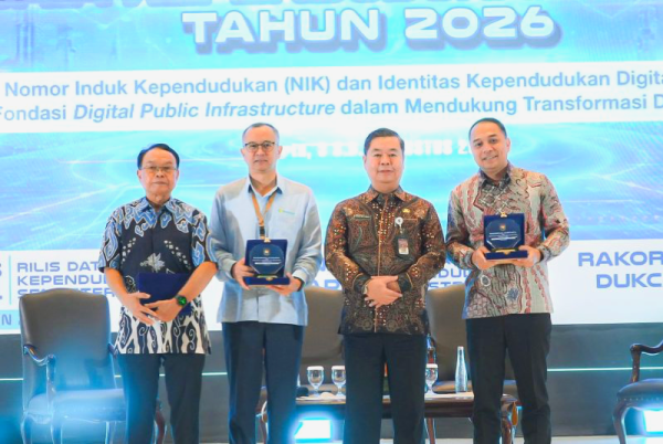 Surabaya Raih Dua Penghargaan Nasional, Integrasi NIK Perkuat Ekonomi dan Bansos