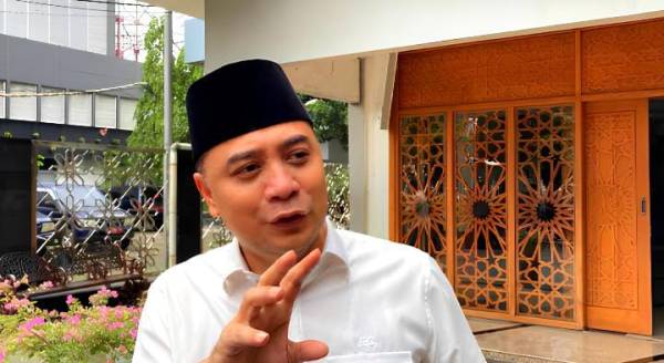 Idul Adha di Surabaya Wajib Pakai Besek Bukan Plastik