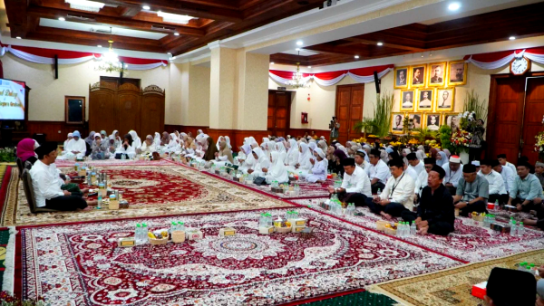 Khofifah Ajak Jajaran Pemprov Jatim Satukan Kerja Keras dan Doa