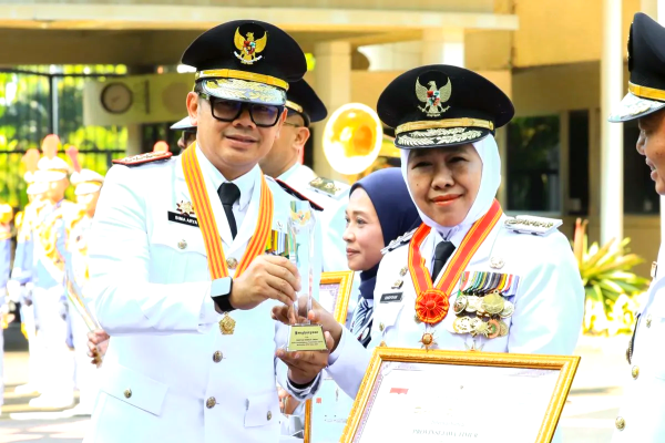 Jatim Borong 11 Penghargaan EPPD 2025, Bukti Otonomi Daerah Tak Sekadar Slogan