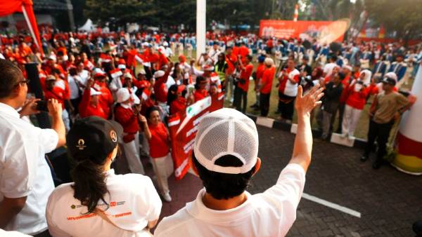 Semangat Kerukunan Warnai Jalan Sehat HUT ke-80 RI di Kemenag