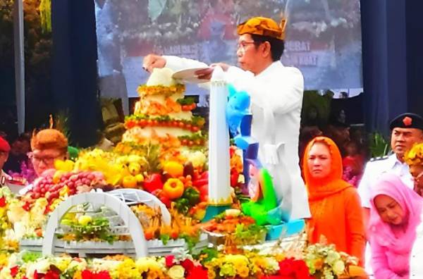 HJKS 732 Momentum DPRD Surabaya Sentil Pemkot soal Kemiskinan dan Ketimpangan