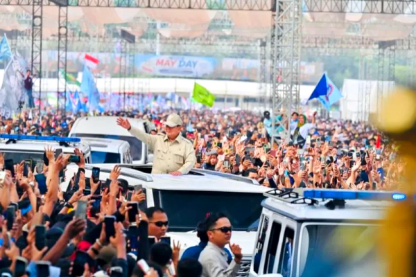 Prabowo Pastikan Negara Tak Tinggal Diam Hadapi Ancaman PHK