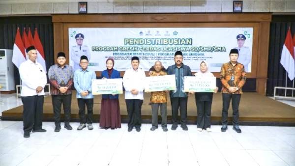 BAZNAS Jatim dan Pemkab Gresik Perkuat Pemberdayaan Lewat Beasiswa Hingga Modal Usaha