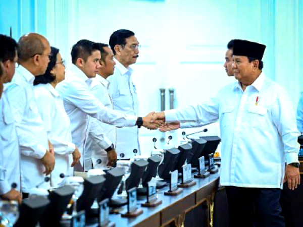 Prabowo Instruksikan TNI-Polri Jaga Stabilitas Nasional Demi Kebangkitan Ekonomi