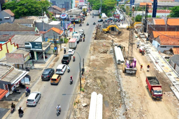 Pelebaran Jalan Raya Menganti Surabaya Dilanjutkan Sepanjang 950 Meter
