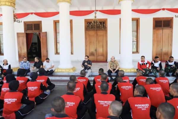 Pacu Semangat Paskibraka Jatim 2024, Pj. Gubernur Jatim Dorong Fokus Berlatih dan Tampilkan yang Terbaik
