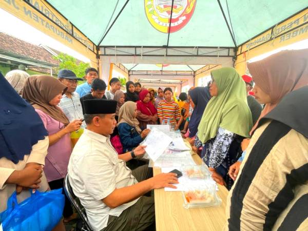 Adminduk Langsung Jadi, Warga Silo Serbu Layanan Bunga Desaku Cantik
