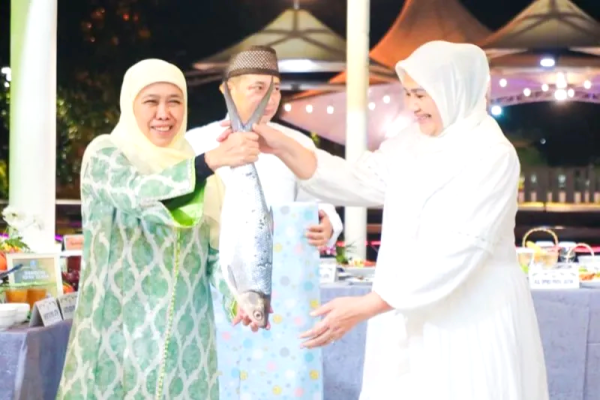 Khofifah dan Emil Gelar Qiyamul Lail di Grahadi, Kejar Lailatul Qadar Jelang Lebaran