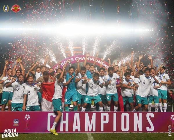 Gubernur Khofifah Bangga Indonesia Juara Piala AFF U-16