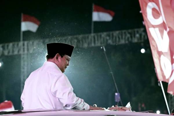 Gemerlap Karnaval Bersatu, Pembangunan Negeri Hadir dalam Simbol Kendaraan Hias
