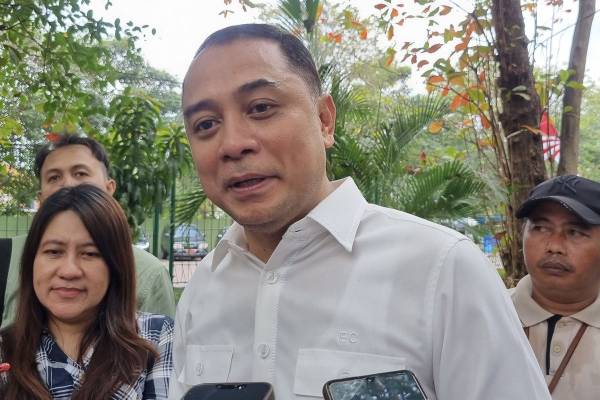 Wali Kota Eri Pastikan PBB Surabaya Tak Naik, Minta Kejujuran Warga Bayar Pajak