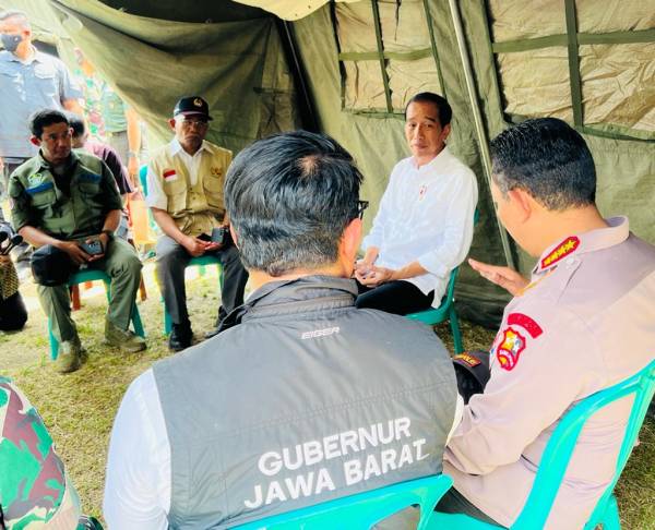 Jokowi Instruksikan Buka Akses Daerah Terisolasi Akibat Gempa Cianjur