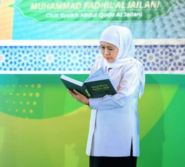 Maknai Hari Literasi Internasional, Gubernur Khofifah Ajak Masyarakat Budayakan “Saring Sebelum Sharing”