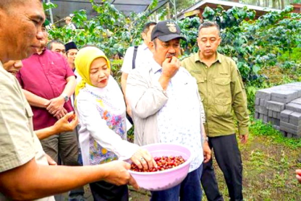 Menteri PPN/Bappenas Komitmen Perkuat Sektor Pariwisata dan Perkebunan di Malang