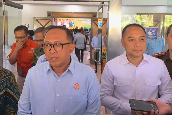 Jatim Beri Kepastian Hukum bagi 447 Anak Yatim dan Terlantar