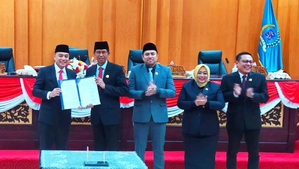Surabaya Fokus Optimalisasi Aset, DPRD Setujui Raperda P-APBD 2025