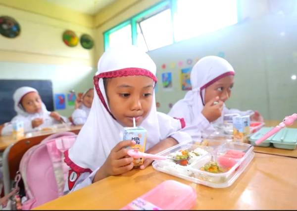 Program Makan Bergizi Gratis di Jatim Sentuh 1,9 Juta Warga