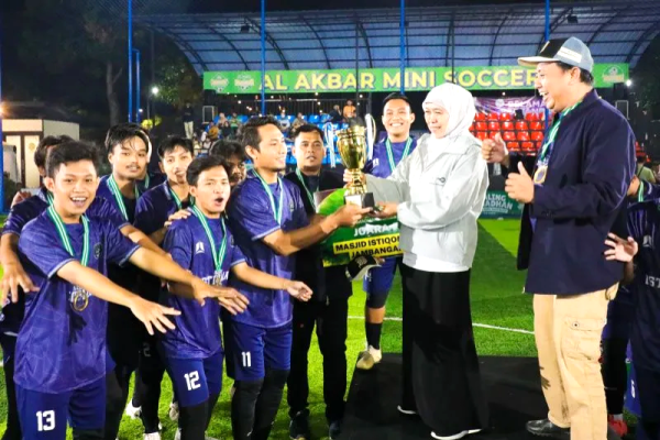 Khofifah Apresiasi Marbot Jatim, Kompetisi Sepak Bola Jadi Ajang Silaturahmi Ramadan
