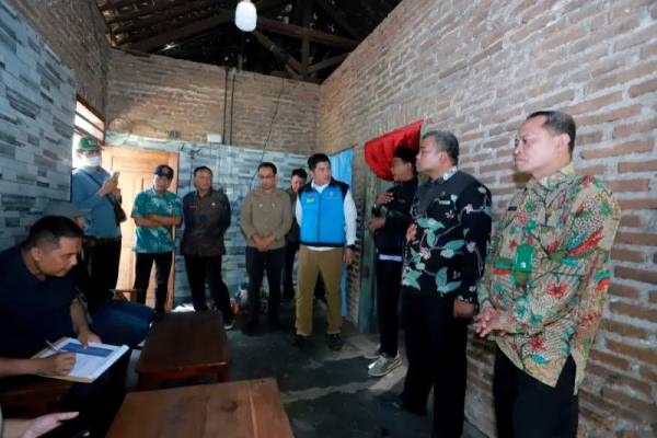 Mbah Sumarni Dapat Bantuan Renovasi Rumah dari Pemprov Jatim