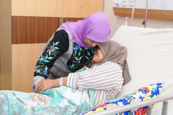 Khofifah Pastikan Pasien PBI Tetap Dilayani, Pemprov Jatim Lakukan Mitigasi Strategis