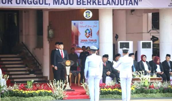 Gerbang Logistik Indonesia Timur, Surabaya Perkuat Sinergi Transportasi dengan Jatim