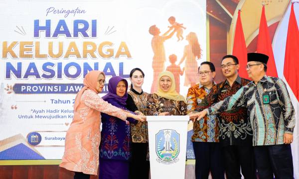 Khofifah dan Menteri PPPA Luncurkan PELITA ASN, Perkuat Ketahanan Keluarga Demi Tingkatkan Kinerja Aparatur Sipil Negara