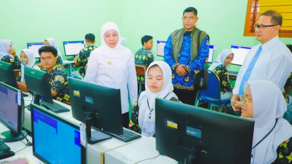 Khofifah Tancap Gas Jadikan Jatim Barometer Pendidikan Nasional