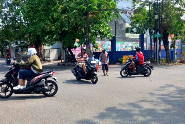 Warga Surabaya Nilai Polisi Cepek Masih Dibutuhkan, Minta Pemkot Beri Pelatihan