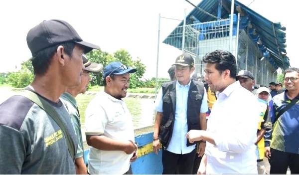 Wagub Emil Tinjau Pompa Banjir di Lamongan, Genangan Bengawan Jero Dikebut Surut