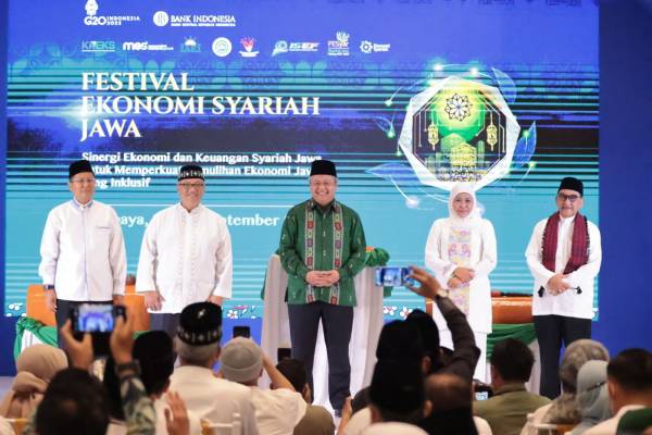 FESyar Regional Jawa 2022, Khofifah Dorong Pengembangan Ekonomi Syariah Yang Inklusif