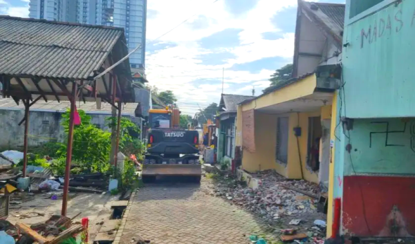 Pemkot Surabaya Siapkan Penanganan Banjir di Taman Pelangi Pasca Pembongkaran Bangunan