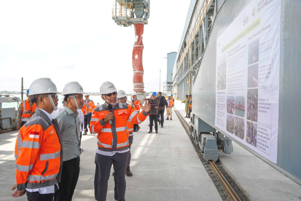 Wapres Gibran Rakabuming Raka Tinjau Pengembangan Fasilitas Ekspor Semen Rp1,4 Triliun di Tuban