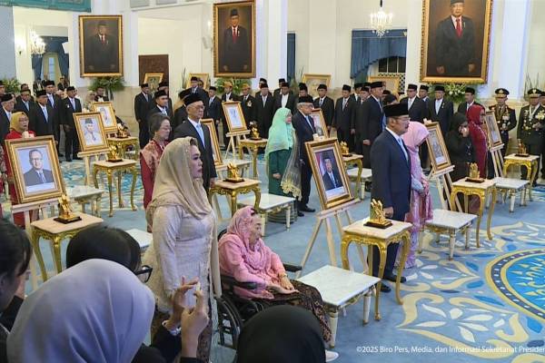 Dari Kiai, Buruh, hingga Presiden: Jawa Timur Kuasai Daftar Pahlawan Nasional Tahun Ini