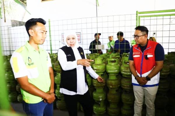 Khofifah Imbau Warga Jatim Gunakan LPG dan BBM Secara Bijak, Hindari Pembelian Berlebihan