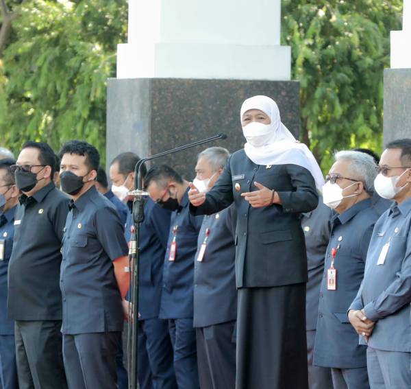 Khofifah Tekankan ASN Tingkatkan Layanan Terbaik untuk Masyarakat