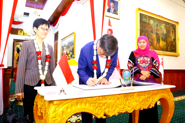 Pemprov Jatim Jaring Kolaborasi Gandeng Singapura Perkuat SDM Unggul