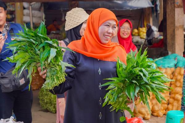 Kunjungi Pasar Plaosan, Khofifah Sebut Jadi Sentra Agrobisnis dan Motor Ekonomi Madiun Raya