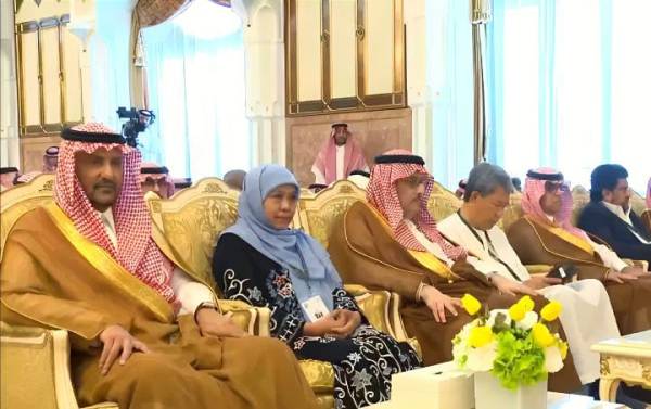 Khofifah Hadiri Jamuan Kerajaan Saudi, Serukan Perdamaian Dunia