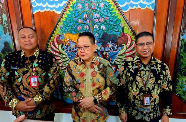 Pemprov Jatim Gratiskan Biaya Notaris 3000 Koperasi Desa