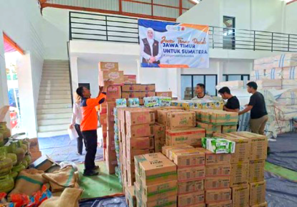 Pemprov Jatim Perpanjang Operasi Posko Bantuan untuk Korban Bencana Sumatra
