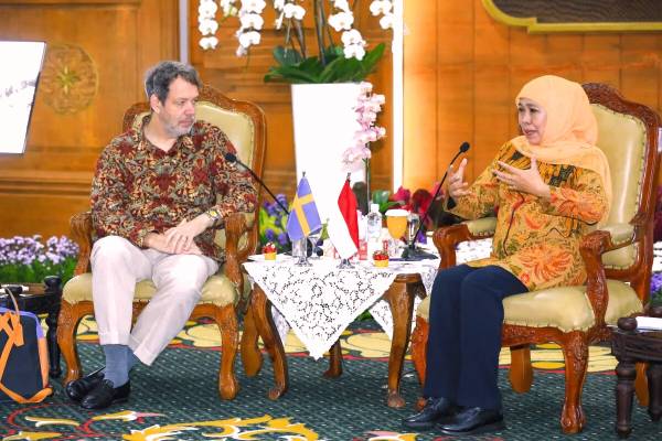 Pemprov Jatim–Swedia Perluas Kolaborasi Transportasi Modern dan Beasiswa Pendidikan