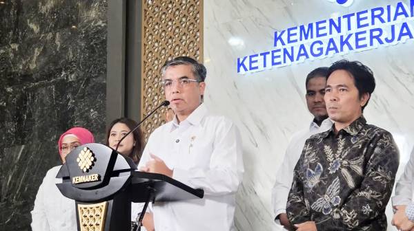 Pemerintah Dorong WFH Sehari Sepekan bagi Swasta, BUMN, dan BUMD
