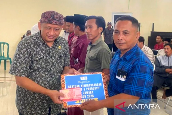 Pemprov Jatim Suntik Modal 98 UMKM Bangkalan, Dorong Ekonomi Kerakyatan
