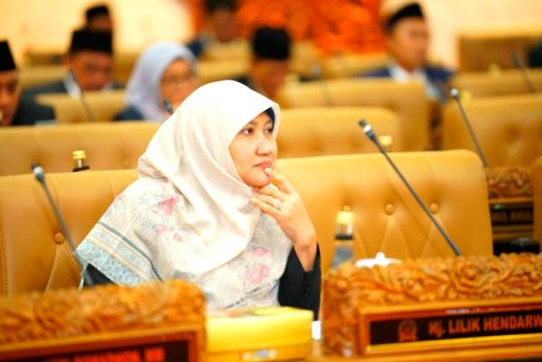 Ada Tambahan Rp196 Miliar, DPRD Jatim Desak Target Pendapatan Daerah Dinaikkan