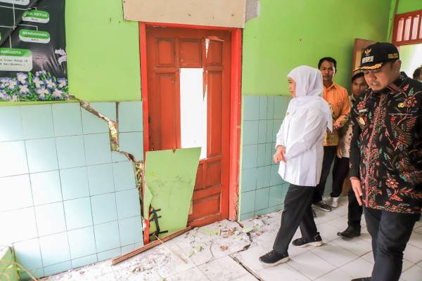 Khofifah Tinjau Bronjong Sungai Probolinggo, Prioritaskan Pencegahan Banjir