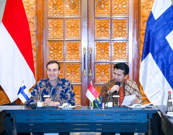 Finlandia Lirik Investasi di KEK JIIPE Gresik Setelah Disambut Wagub Emil Dardak
