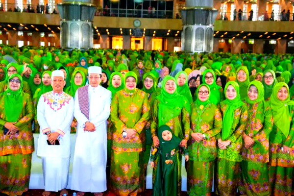 Khofifah Ajak Masjid Jadi Pusat Tautan Hati, Pikiran, dan Gerakan Umat